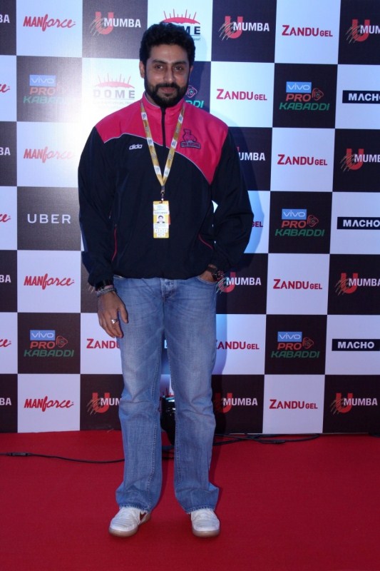 Actor Abhishek Bachchan at red carpet of opening day of "Pro Kabaddi" Match in Mumbai on Aug 25, 2017. Abhishek Bachchan and Amruta Fadnavi,Abhishek Bachchan,Amruta Fadnavi,Devendra Fadnavis,Maharashtra Chief Minister Devendra Fadnavis,Pro Kabaddi