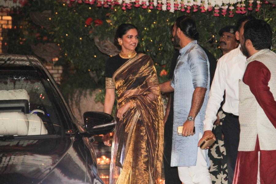 Deepika Padukone and Ranveer Singh snapped at Mukesh Ambani's bash. Deepika Padukone and Ranveer Singh,Deepika Padukone,Ranveer Singh,Deepika Padukone at Mukesh Ambani bash,Ranveer Singh at Mukesh Ambani bash,Ganesh Chaturathi Celebrations