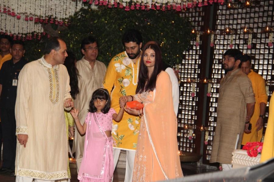 Bollywood actress Aishwarya Rai Bachchan arrives at the Ambani residence with Abhishek Bachchan and her daughter. Aishwarya Rai,Abhishek Bachchan,Aishwarya Rai Bachchan,Aaradhya bachchan,Ganesh Chaturathi Celebrations,Mukesh Ambani