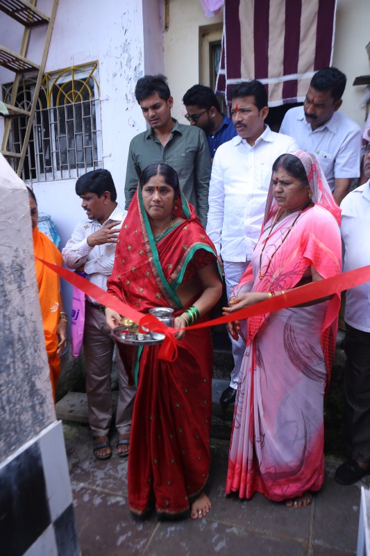 Rakeysh Omprakash Mehra had also been interacting with the people of the same slum a grassroot level to increase awareness about using a proper toilet and maintaining proper sanitation and avoiding open defecation. Rakeysh Omprakash Mehra,toilets,toilets for public,Mere Pyare Prime Minister