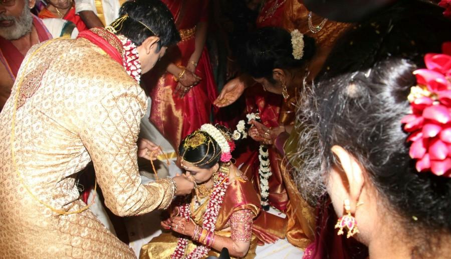 Vishal sister Aishwarya Reddy's wedding pictures. Karthi,P Vasu,Kushboo,Sundar C,Vishal sister Aishwarya,Vishal sister Aishwarya wedding,Aishwarya wedding,Aishwarya wedding pics,Aishwarya wedding images,Aishwarya wedding stills,Aishwarya wedding pictures