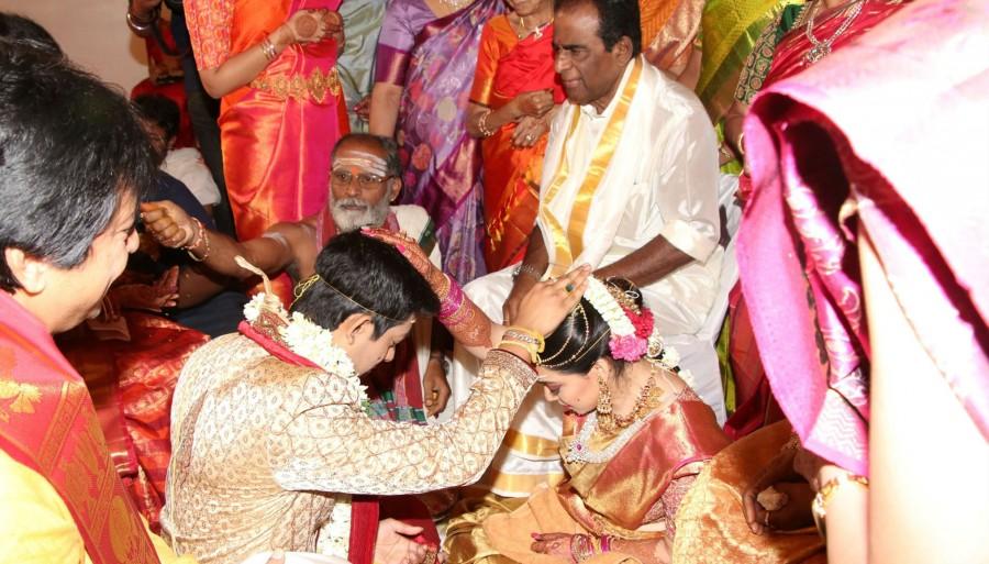 Karthi, P Vasu, Kushboo, Sundar C at Vishal sister Aishwarya's wedding ...