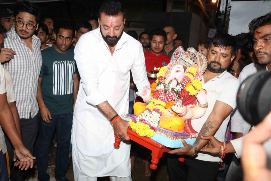 He also hoped the team's hard work on "Bhoomi" pays off. Ganesh Visarjan,Sanjay Dutt,Sanjay Dutt and family bid adieu,Lord Ganesha,Sanjay Dutt bid adieu to Lord Ganesha,Sanjay Dutt Ganesh Visarjan