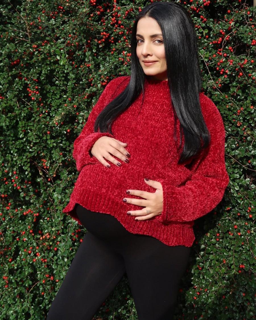 Actress Celina Jaitly, who is again expecting twins with husband Peter Haag, is enjoying her babymoon in Austria. She says spending time in Austria takes her back to her "happy childhood" days spent in Kumaon region of Uttarakhand. Celina, who already has two children with hotelier Haag, took to Twitter to express herself, and post a photograph of herself from the vacation. Celina Jaitly,Celina Jaitly babu bump,celina jaitly twins again,celina jaitly pregnant,Celina Jaitly babymoon,Celina Jaitly in Austria