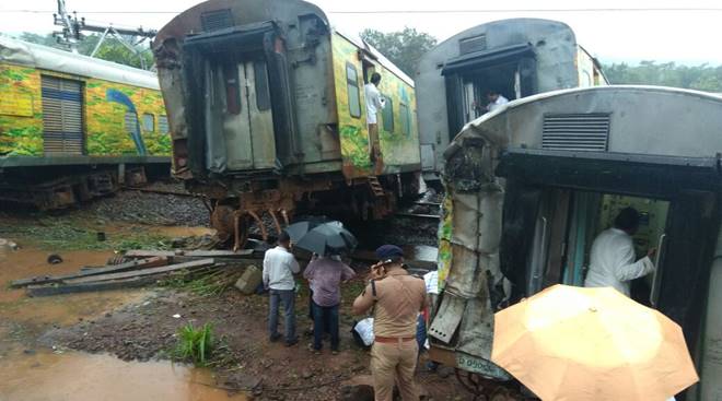 At least five coaches of the Nagpur-Mumbai Duronto Express derailed in Maharashtra's Thane district on Tuesday, officials said. According to the Central Railway, there were no reports of any casualties or injuries so far in the incident which occurred at around 6.30 a.m., between the Asangaon and Vashind stations. Nagpur-Mumbai Duronto Express,Duronto Express,Duronto Express details,Thane,Mumbai suburban sector