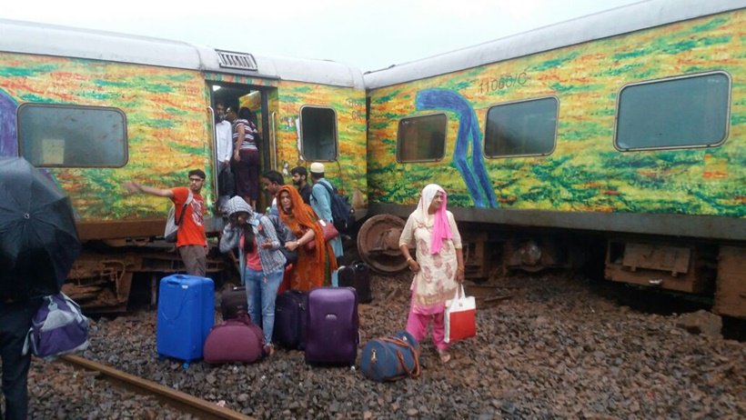 Top Central Railway officials are rushing to the spot to supervise relief and rescue operations. Central Railway spokesperson A K. Jain said the derailed coaches includes the engine. Nagpur-Mumbai Duronto Express,Duronto Express,Duronto Express details,Thane,Mumbai suburban sector