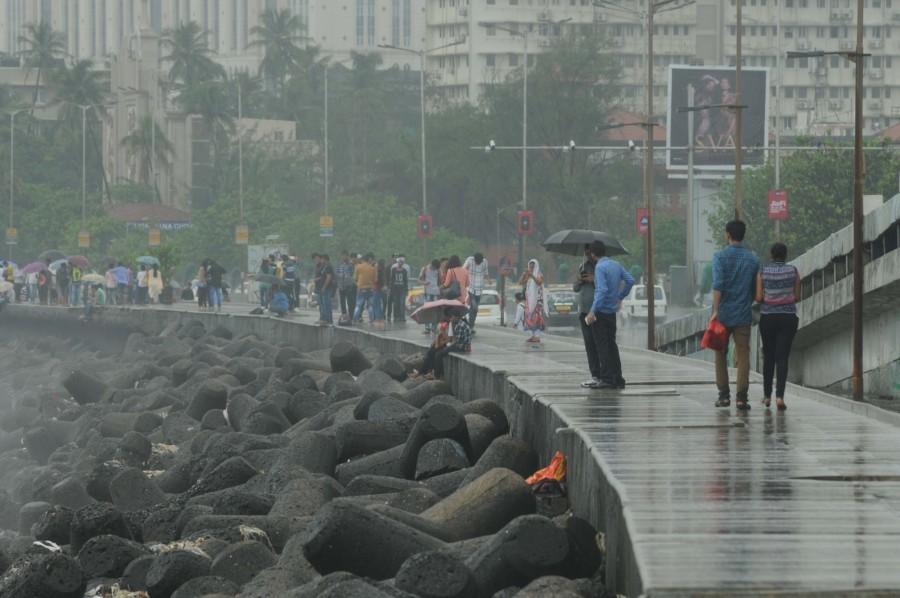 "It's not a 26/7 (2005) type situation as the cloud cover over Mumbai is not that thick. However, we have issued weather warnings to the disaster units of Maharashtra government and the BrihanMumbai Municipal Corporation," Hosalikar told mediapersons. Heavy rains,Heavy rains in Mumbai,Mumbai Heavy rain,Heavy rain in Mumbai,Rains lash Mumbai