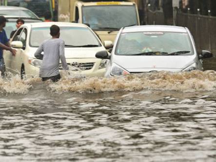 Besides Konkan, heavy rains were expected in central Maharashtra and Marathwada region, in neighbouring states of Goa and Gujarat's Kutchh and Saurashtra regions, starting from Wednesday and continuing till Sunday, according to the IMD. Mumbai attempted to limp back to normalcy after Tuesday's deluge with the suburban trains on the Western Railway resuming operations, the Central Railway mainline and Harbour Line which re-started services continued to be erratic. Mumbai drowns,heavy rain in Mumbai,Mumbai,Mumbai heavy rains,heavy rains predicted mumbai,Mumbai rains