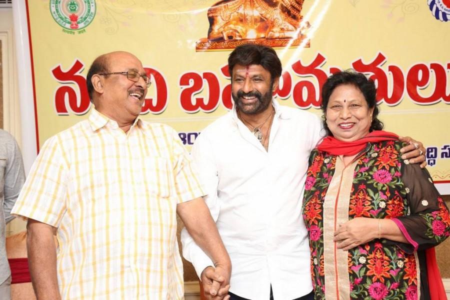 Nandi Awards Committee Press Meet held at Hyderabad. Celebs like Nandamuri Balakrishna, Giribabu, Jeevitha Rajasekhar, Ooha (Sivaranjani) and others graced the event. Nandi awards committee press meet,Nandi awards,Nandi awards press meet,Nandamuri Balakrishna,Jeevitha Rajasekhar,Ooha (Sivaranjani),Sana,Prabha Ramesh,Gemini Kiran,MM Srilekha