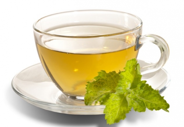 6) Helps detox your body: Detoxing one's body helps improve metabolism. Green tea refreshes, hydrates and cleanses the body of unhealthy toxins. The catechins in green tea improve the fat metabolism and reduce toxic effects on liver. It reduces pressure on the liver, which is the body's major detoxing organ. Moreover, it also detoxifies and purifies the whole body because of its rich antioxidant properties. Green tea,Benefits Of Green Tea,Green Tea Benefits,Green Tea in daily diet,daily diet,diet,Curbs cholesterol,cholesterol,weight loss