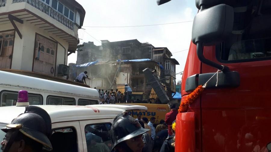Rescue efforts have been launched, according to eye-witnesses. Building collapse,Mumbai building collapse,Building collapse in Mumbai,J.J. Hospital