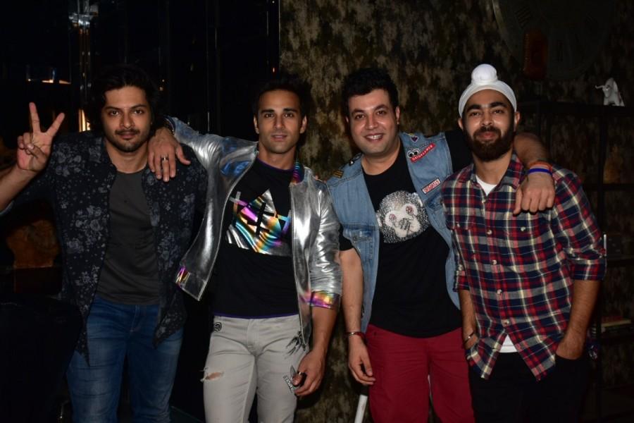 Actors Pulkit Samrat, Varun Sharma, Ali Fazal and Manjot Singh got together and started shooting for a promotional song for the film in Mumbai's Filmalaya Studio as the city witnessed heavy showers. The Fukrey actors were seen all smiles in their usual goofy self with the shooting schedule unfazed by floods. Pulkit Samrat,Varun Sharma,Ali Fazal,Manjot Singh,Fukrey Returns,Fukrey Returns promotional song