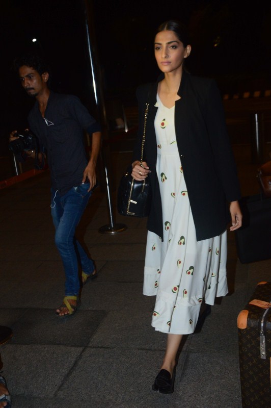 The film also stars Swara Bhaskar and Shikha Talsania. "Veere Di Wedding" is a fun ride that explores the spirit of the modern Indian woman. Sonam Kapoor,actress Sonam Kapoor,Veere Di Wedding shooting,Veere Di Wedding,Sonam Kapoor heads to Delhi,sonam kapoor spotted at airport,sonam kapoor at airport