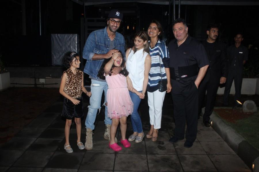 Bollywood actor Ranbir Kapoor goes out for a family dinner with darling niece Samara. Ranbir Kapoor,actor Ranbir Kapoor,Ranbir Kapoor and niece Samara,Samara,Ranbir Kapoor family dinner