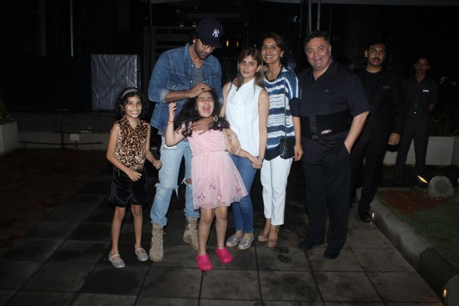 Ranbir Kapoor teases niece Samara while the shutterbugs get a perfect click. Ranbir Kapoor,actor Ranbir Kapoor,Ranbir Kapoor and niece Samara,Samara,Ranbir Kapoor family dinner