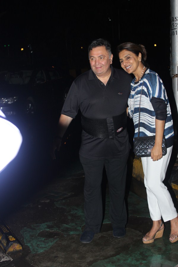 Bollywood Actor Ranbir Kapoor was spotted outside a restaurant. Ranbir Kapoor,actor Ranbir Kapoor,Ranbir Kapoor and niece Samara,Samara,Ranbir Kapoor family dinner