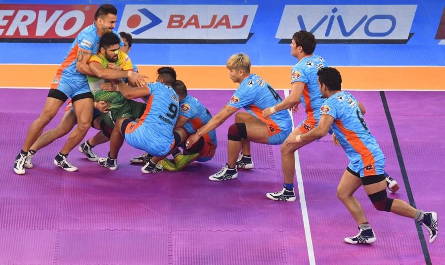 For the Pirates, Pardeep Narwal's efforts (11 points) went up in smoke as the visitors who now sit third in the table with 28 points from eight games. Bengal have 32 points from nine matches. The last time the two sides met, it ended in a 36-36 draw a week back. Both teams headed into the clash level on points. The visitors started well taking to a 3-0 lead before Bengal made it 4-7 and were staring at an all out. But Bhupender Singh pulled off a super tackle on Monu Goyat with the help of teammate Shrikant Tewthia to save his side the blushes at make it 6-7. Bengal Warriors,Patna Pirates,Bengal Warriors beats Patna Pirates,PKL,Pro Kabaddi League