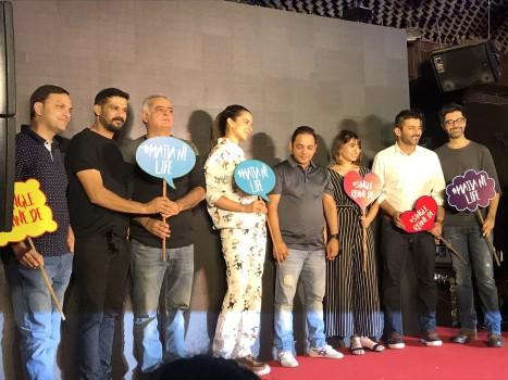 Team Simran posing for the shutterbugs at the Single Rehne De song launch!