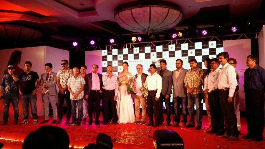 The full cast and crew of Julie 2 pose for the paps at the trailer launch. Raai Laxmi,actress Raai Laxmi,Julie 2 trailer launch,Julie 2 trailer,Julie 2,Julie 2 trailer launch pics,Julie 2 trailer launch images,Julie 2 trailer launch stills,Julie 2 trailer launch pictures,Julie 2 trailer launch photos