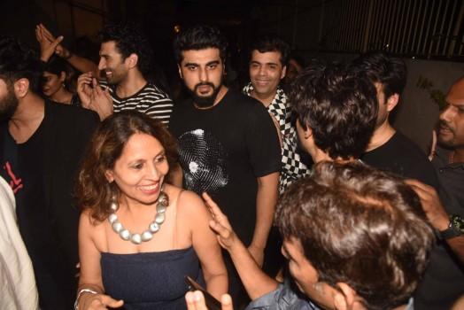 Bollywood celebs like Ranbir Kapoor, Karan Johar, Varun Dhawan, Arjun Kapoor, Aditya Roy Kapur and Ileana D'Cruz party together.