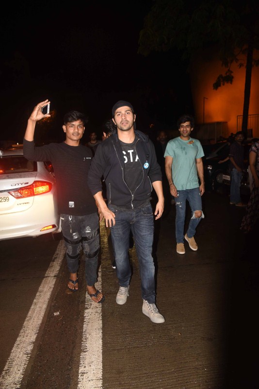 Varun Dhawan Ranbir Kapoor,Karan Johar,Varun Dhawan,Arjun Kapoor,Aditya Roy Kapur,Ileana D'Cruz