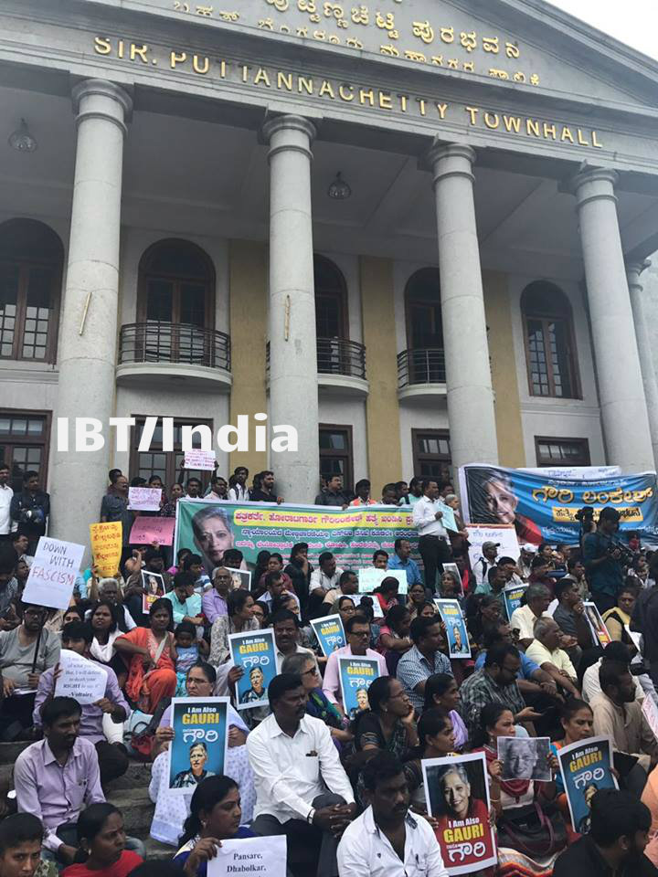 Meanwhile, Chief Minister Siddaramaiah has also cancelled all his official programmes on Wednesday. Journalist Gauri Lankesh death,Gauri Lankesh death,Gauri Lankesh,gauri lankesh killed,Protest at town hall,Gauri Lankesh Protest