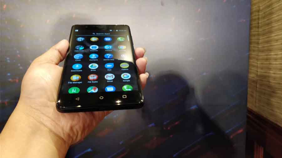 The handset runs stock Android 7.1.1 Nougat operating system out-of-the-box -- similar to what we saw on K8 Note. A highlight of K8 Plus is a vertical dual rear camera setup with 13MP Purecel Plus sensor + 5MP depth sensor and f/2.0 Largan Precision 5-element lens. There is an 8MP front camera that comes with flash. The device is powered by a 2.6Ghz Helio P25 Octa-core processor paired with 3GB RAM. K8 Plus has 32GB internal storage that can be expanded up to 128GB. The 5.2-inch full HD display comes with Gorilla glass and Oleophobic coating. There is a dedicated music key that can be customised by the user according to needs. Lenovo K8 Plus,Lenovo K8,Lenovo K8 Plus price,Lenovo K8 Plus in India,Lenovo K8 Plus pics,Lenovo K8 Plus images,Lenovo K8 Plus stills,Lenovo K8 Plus pictures,Lenovo K8 Plus photos