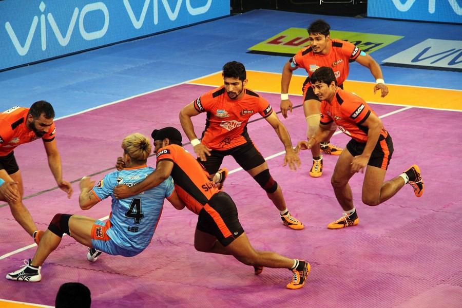 Bengal Warriors succumbed to their second defeat in as many days as former champions U Mumba beat them 37-31 in a second Inter Zone challenge week meet here at the Netaji Subhash Chandra Bose Indoor Stadium on Wednesday. Skipper Anup Kumar led from the front with eight raid points three tackle points while Kashiling Adake (eight points) and Shrikant Jadhav (eight points) starred for Mumbai too as they recorded their third win on the trot in Zone A. Pro Kabaddi 2017,Bengal Warriors,U Mumba,U Mumba crush Bengal Warriors,U Mumba beat Bengal Warriors