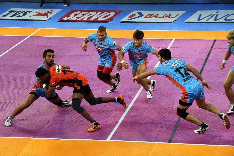 Bengal on the other hand handed second-placed Patna Pirates (33 points from nine matches) an opportunity to knock them off their perch at the top of the tree in Zone B. Maninder Singh once again put in a good shift for Bengal (12 raid points) but unfortunately ended up on the losing side. Courtesy the result, U Mumbai jumped to second spot from third in Zone A with 34 points from 12 matches while Bengal Warriors remained top of Zone B having 42 in their kitty from 13 games. Pro Kabaddi 2017,Bengal Warriors,U Mumba,U Mumba crush Bengal Warriors,U Mumba beat Bengal Warriors