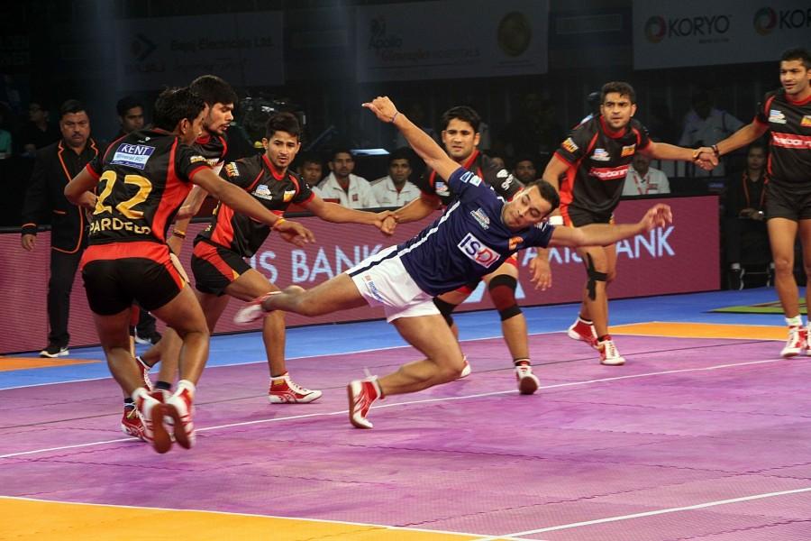 For Bengaluru, Rohit Kumar (13 raid points) fought well but in the end his efforts went in vain. Delhi got off to a bright start, opening up a 6-1 lead, on the raids of their Iranian duo of skipper Sheykh (14 raid points) and Abolfazl Maghsodlou's (8 raid points). Pro Kabaddi 2017,Pro Kabaddi,Bengaluru Bulls,Dabang Delhi,Dabang Delhi crush Bengaluru Bulls,Dabang Delhi beats Bengaluru Bulls