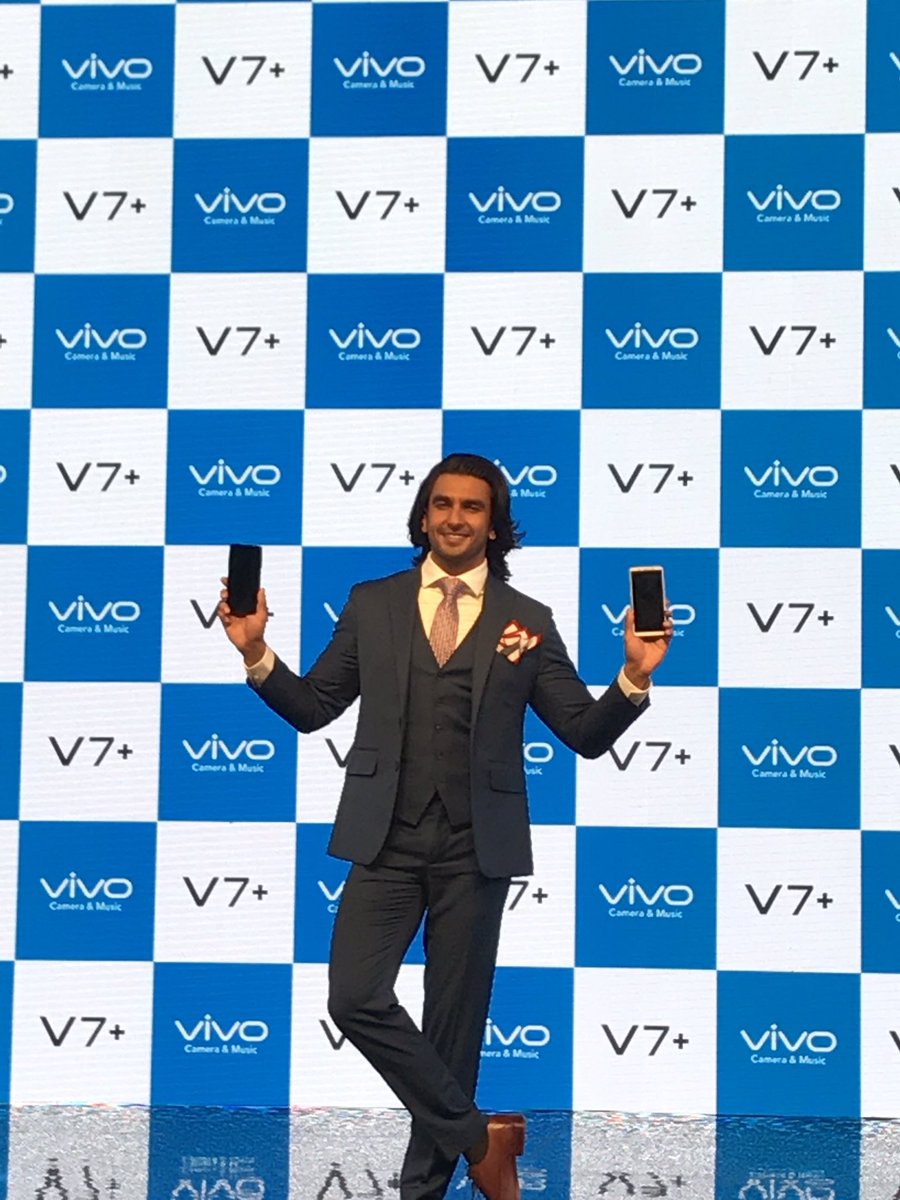 Dashing actor Ranveer Singh launches Vivo V7+ mobile in Mumbai. Vivo V7+,Vivo V7 plus,Ranveer Singh,actor Ranveer Singh,Ranveer Singh launches Vivo V7+,Vivo V7+ launch