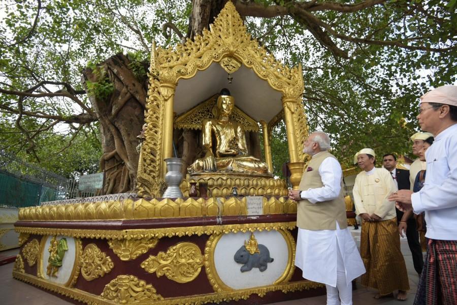 PM Narendra Modi visits the Shwedagon Pagoda, in Yangon, Myanmar. Narendra Modi,Narendra Modi visits the Shwedagon Pagoda,Shwedagon Pagoda,Narendra Modi in Myanmar,Narendra Modi visits Myanmar,Modi visits Myanmar