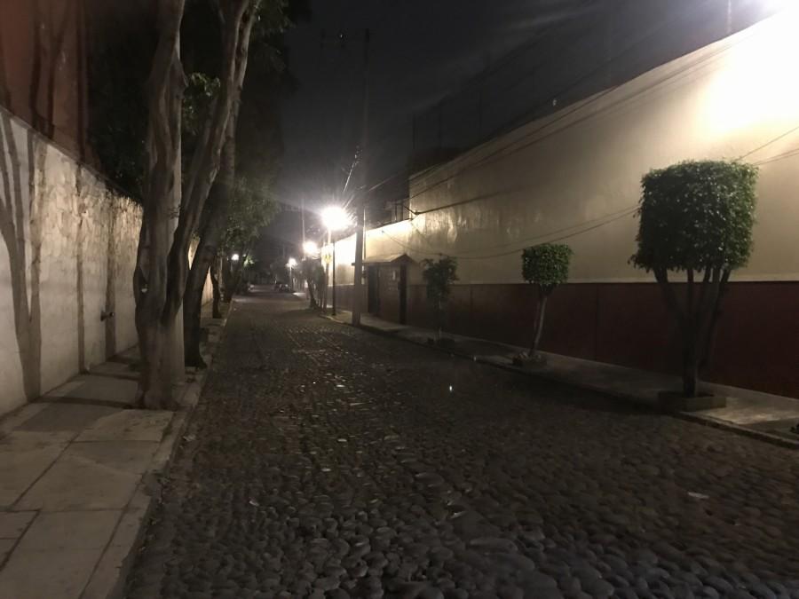Image taken with a mobile device shows a street after an earthquake jolted Mexico City, capital of Mexico, on the last hour of Sept. 7, 2017. An earthquake measuring 8.2 on the Richter scale hit off the coast of Chiapas State of Mexico at 12:49 p.m. Beijing time on Friday, according to preliminary reports from the China Earthquake Networks Center. Earthquake,Earthquake in Mexico,Mexico,Mexico earthquake,Guatemala,US Geological Survey,Tsunami