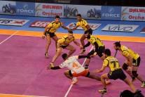Telugu Titans staged a miraculous late comeback but eventually failed to recover from their poor start to lose 37-42 against Puneri Paltan in a second inter-zone challenge week tie of the Pro Kabaddi League Season 5 at the Netaji Subhas Chandra Bose Indoor Stadium here on Thursday. The Titans were down in the dumps in the first half, trailing 0-18, but rode Rahul Chaudhuri's superlative raiding display late on in the second essay to water down the difference rapidly from 15 points to eventually lose by five points.