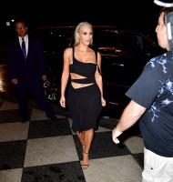 Kim Kardashian,Kim Kardashian abs,Kim Kardashian ample assets,Kim Kardashian bikini pics,Kim Kardashian bikini images,Kim Kardashian bikini stills,Kim Kardashian curves,Kim Kardashian curves pics,Kim Kardashian flaunts curves,Kim Kardashian curves pics,Ki