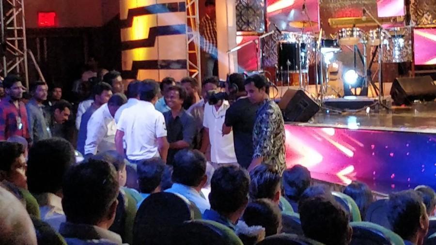Director AR Murugadoss at Spyder audio launch. AR Murugadoss,SJ Suryah,Kalaipuli S Thanu,Spyder audio launch,Spyder audio,Spyder audio launch pics,Spyder audio launch images,Spyder audio launch stills,Spyder audio launch pictures,Spyder audio launch photos