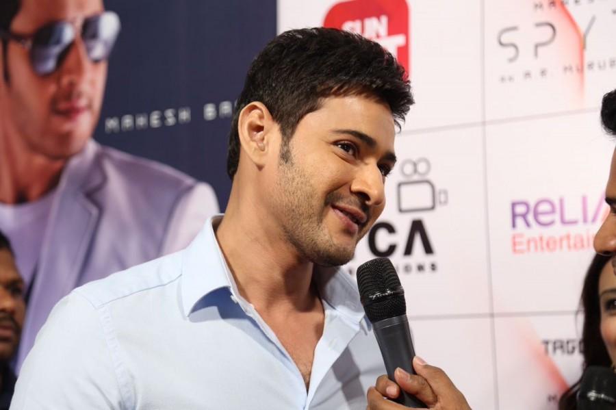 Actor Mahesh Babu at Spyder audio launch. Mahesh Babu,actor Mahesh Babu,Mahesh Babu at Spyder audio launch,Spyder audio launch,Spyder audio,Spyder audio launch pics,Spyder audio launch images,Spyder audio launch stills,Spyder audio launch pictures
