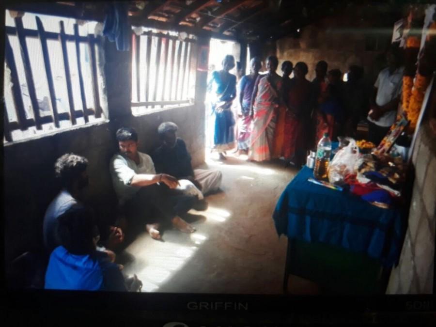 Tamil superstar Vijay met the parents of Anitha, the Dalit girl who spearheaded the fight against the National Eligibility and Entrance Test (NEET) exam and committed suicide when she failed to join the MBBS course. The daughter of a daily wage labourer, 17-year-old Anitha was one of the respondents against NEET in a Supreme Court case. Ilayathalapathy Vijay,Ilayathalapathy,Vijay,Vijay visited Anitha's home,Vijay at Anitha's home,Mersal actor vijay,Mersal hero vijay