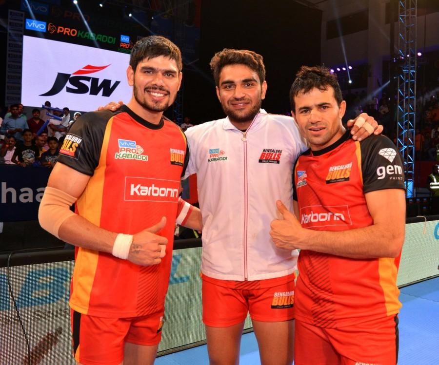 Bengaluru Bulls struggled to get into the game early in the first half as they trailed 0-4. In the seventh minute they forced a super tackle and Ajay Kumar scored the first raid point as they trailed 3-4. Puneri Paltan scored their fourth tackle point of the night as they led 5-4 after 11 minutes. Bengaluru Bulls led 7-5 in the 15th minute but Puneri Paltan forced a super tackle to level the match. Umesh scored with a do-or-die raid in the 17th minute as Puneri Paltan led 8-7. Pro Kabaddi 2017,Bengaluru Bulls shock Puneri Paltan,Bengaluru Bulls,Puneri Paltan,Pro Kabaddi League,PKL