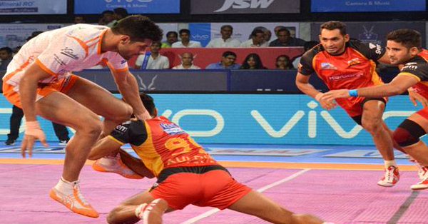 Both teams were tied at 12-12 after 28 minutes. Rohit Kumar scored just the fourth raid point for Bengaluru Bulls as they led 14-12. Bengaluru Bulls inflicted the first all out of the match as they led 17-13 in the 30th minute. Pro Kabaddi 2017,Bengaluru Bulls shock Puneri Paltan,Bengaluru Bulls,Puneri Paltan,Pro Kabaddi League,PKL