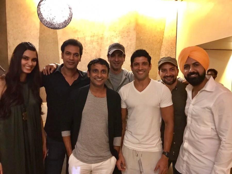 Just a week ahead of its release, Farhan Akhtar hosted a special screening of Lucknow Central last night. Farhan Akhtar, who is playing a pivotal role in the film had held a special screening for close friends and family. Farhan Akhtar,Gippy Grewal,Diana Penty,Lucknow Central,Lucknow Central special screening,Lucknow Central special screening pics,Lucknow Central special screening images,Lucknow Central special screening stills,Lucknow Central special screening pictures,Lu