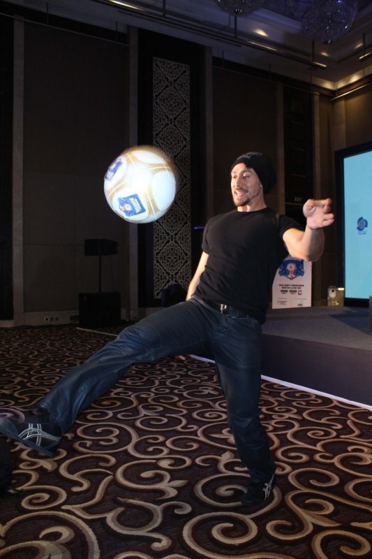 Tiger Shroff during the launch of "Mumbai Warriors Season 2 Jersey" in Mumbai on Sept 10, 2017. Tiger Shroff,actor Tiger Shroff,Mumbai Warriors Season 2 Jersey,Mumbai Warriors,Mumbai Warriors Jersey,Tiger Shroff launches Mumbai Warriors Jersey