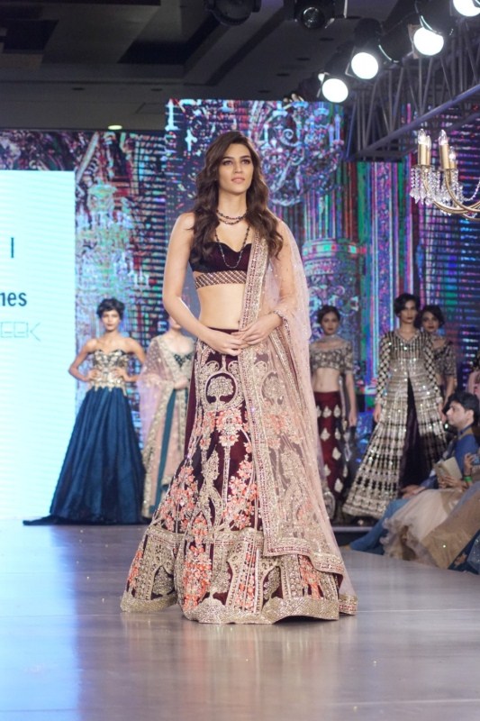 Bollywood actress Kriti Sanon displays the creation of Mirabella Annual Wedding Collection during the "Bombay Times Fashion Week" 2017 in Mumbai Kriti Sanon,actress Kriti Sanon,Kriti Sanon at Bombay Times Fashion Week,Kriti Sanon at Bombay Times Fashion Week 2017,Bombay Times Fashion Week 2017,Bombay Times Fashion Week