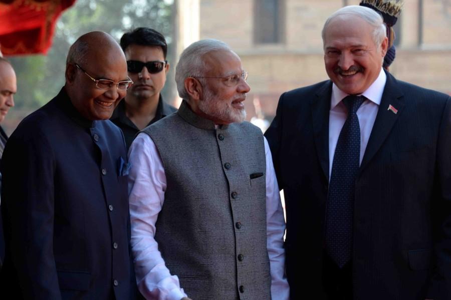 President Ram Nath Kovind and Prime Minister Narendra Modi receives Alexander Lukashenko, President of the Republic of Belarus during his ceremonial reception at Rashtrapati Bhavan on Sept. 12, 2017. Ram Nath Kovind,Narendra Modi,Alexander Lukashenko,President of Belarus,Belarusian President in India