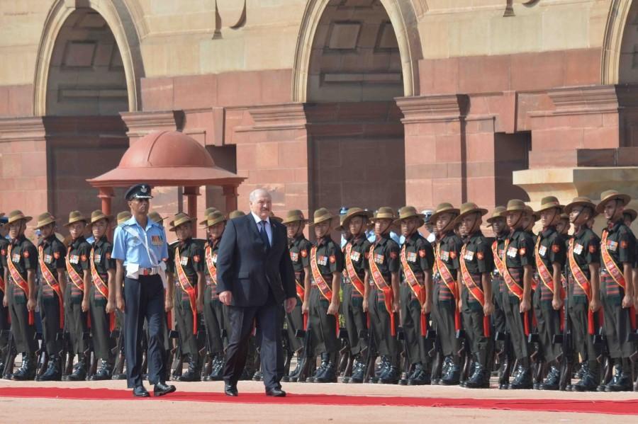 Alexander Lukashenko, President of the Republic of Belarus inspecting the Guard of Honour during his ceremonial reception at Rashtrapati Bhavan on Sept. 12, 2017. Ram Nath Kovind,Narendra Modi,Alexander Lukashenko,President of Belarus,Belarusian President in India