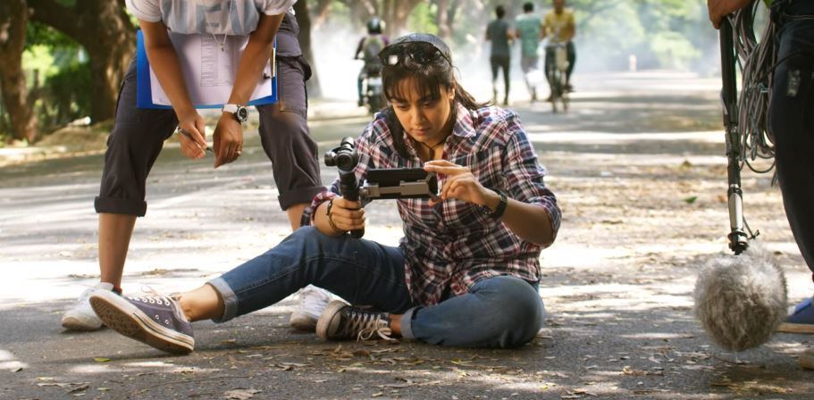 Starring Jyothika, Saranya, Urvashi, Bhanupriya, Nassar, Livingston, Pavel Naganeethan, Gokulnath and Shobana Karthikeyan in the lead role. Magalir Mattum,Tamil movie Magalir Mattum,Jyothika,Saranya,Urvashi,Bhanupriya,Magalir Mattum movie stills,Magalir Mattum movie pics,Magalir Mattum movie images,Magalir Mattum movie photos,Magalir Mattum movie pictures