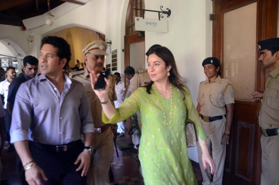Former cricketer Sachin Tendulkar along with wife Anjali Tendulkar arrive at the launch of Mission 24 - a project supported by NGO Apnalaya and Municipal Corporation of Greater Mumbai (MCGM) in Mumbai on Sept 12, 2017. Sachin Tendulkar,Sachin,Sachin Tendulkar launches Mission 24,Sachin launches Mission 24,Mission 24,Former Indian cricketer Sachin Tendulkar