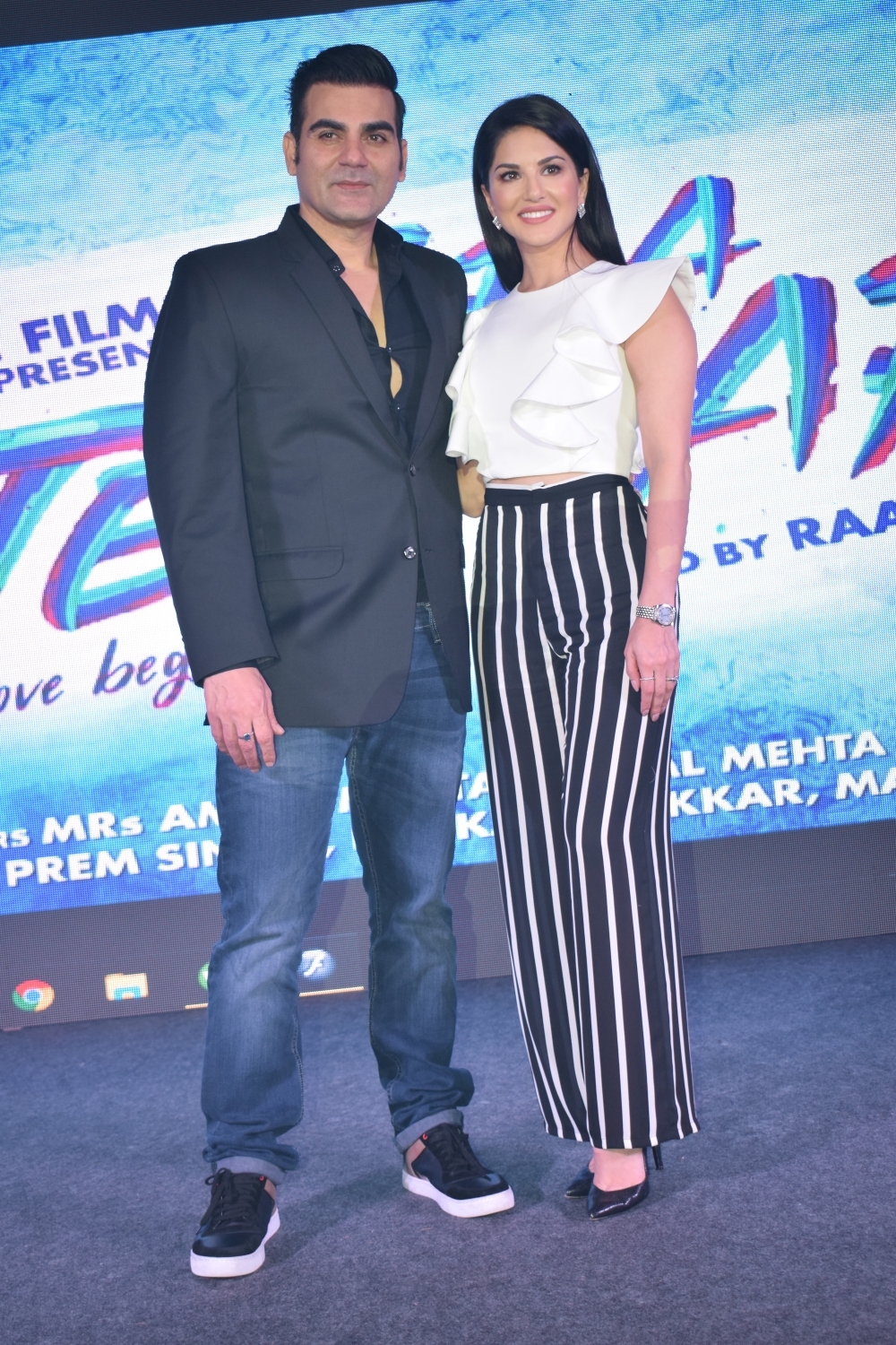 Actors Arbaaz Khan and Sunny Leone during the poster launch of their upcoming film Tera Intezaar in New Delhi on Sept 12, 2017. Arbaaz Khan and Sunny Leone,Arbaaz Khan,Sunny Leone,Tera Intezaar poster launch,Tera Intezaar poster,Tera Intezaar poster launch pics,Tera Intezaar poster launch images,Tera Intezaar poster launch stills,Tera Intezaar poster launch pictures,Tera Intezaar