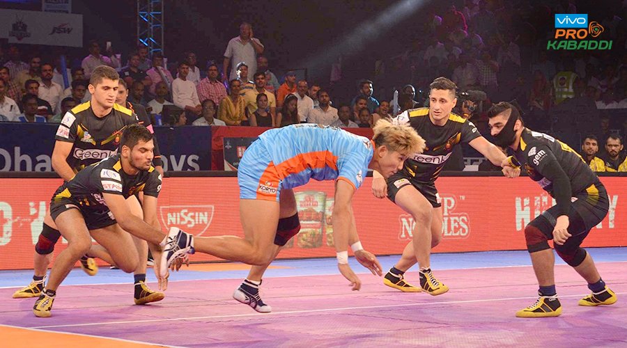 Bengal Warriors scored five straight points in the next four minutes to trail 25-30 in the 36th minute. Bengal Warriors were awarded a technical point in the 37th minute to cut the lead to just three points. Pro Kabaddi 2017,Pro Kabaddi,Bengal Warriors edge past Telugu Titans,Bengal Warriors beats Telugu Titans,Bengal Warriors,Telugu Titans,PKL,PKL 2017