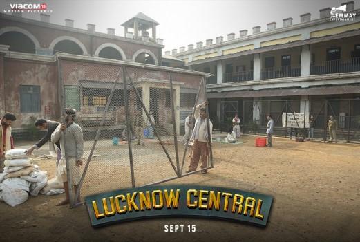 Farhan Akhtar, Diana Penty, Ronit Roy's Lucknow Central movie poster.